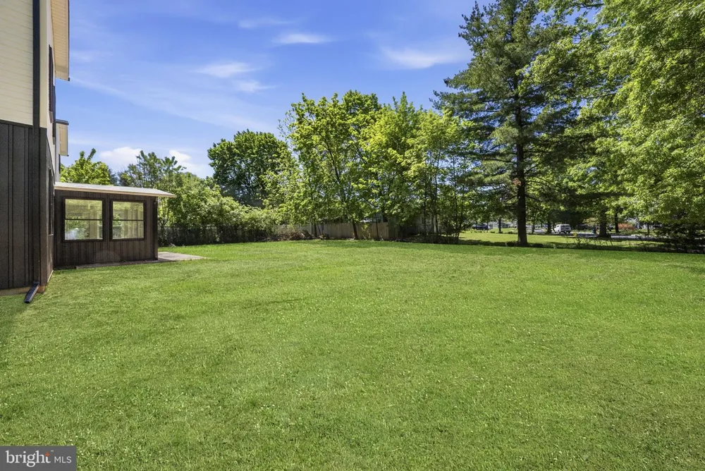 3 TYNE S Kendall Park, NJ 08824