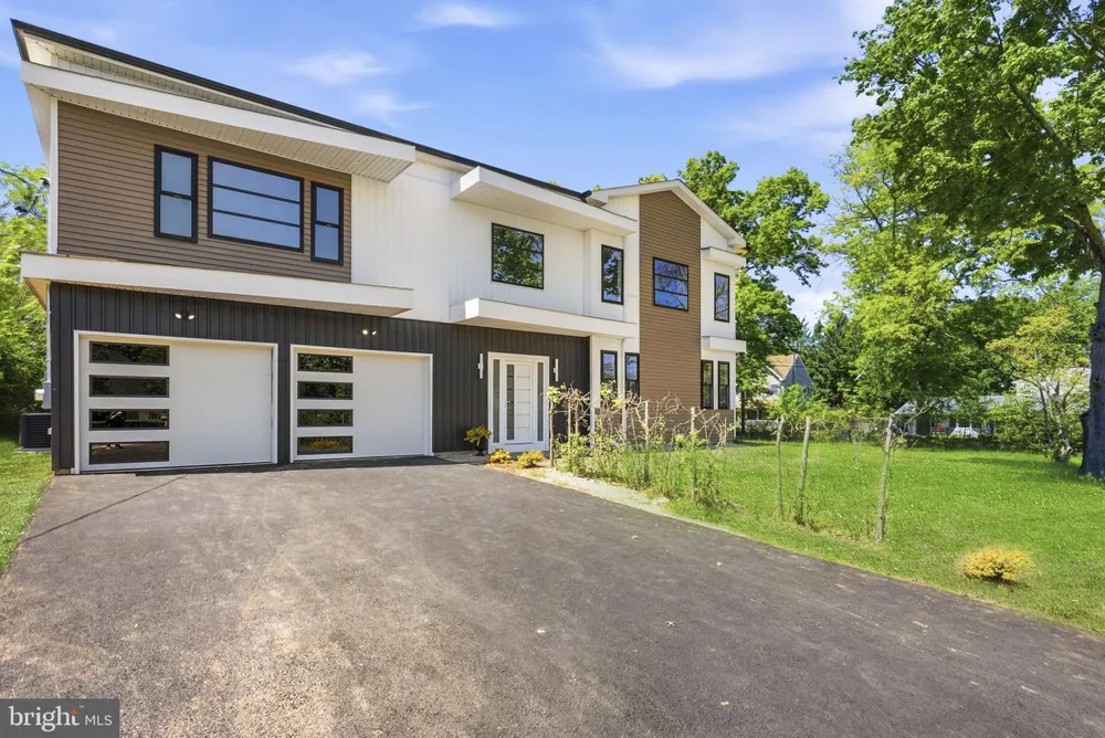 3 TYNE S Kendall Park, NJ 08824