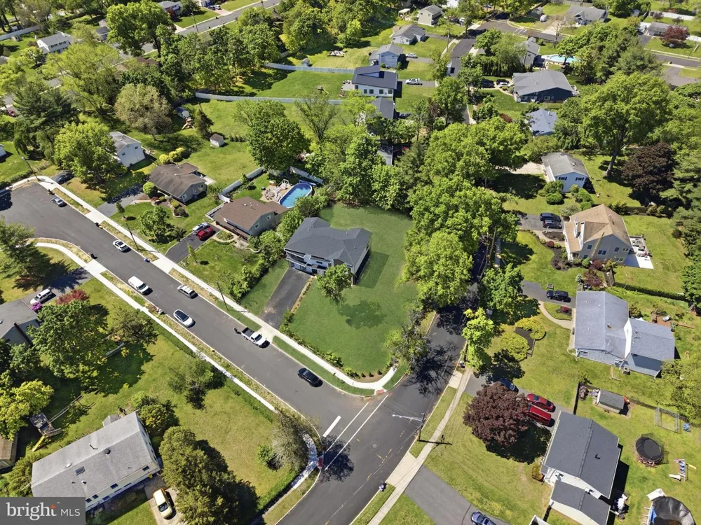 3 TYNE S Kendall Park, NJ 08824