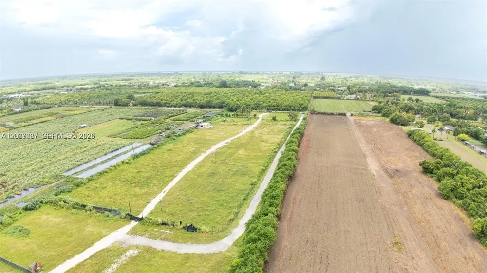 14287 SW 192nd Ave Miami, FL 33196