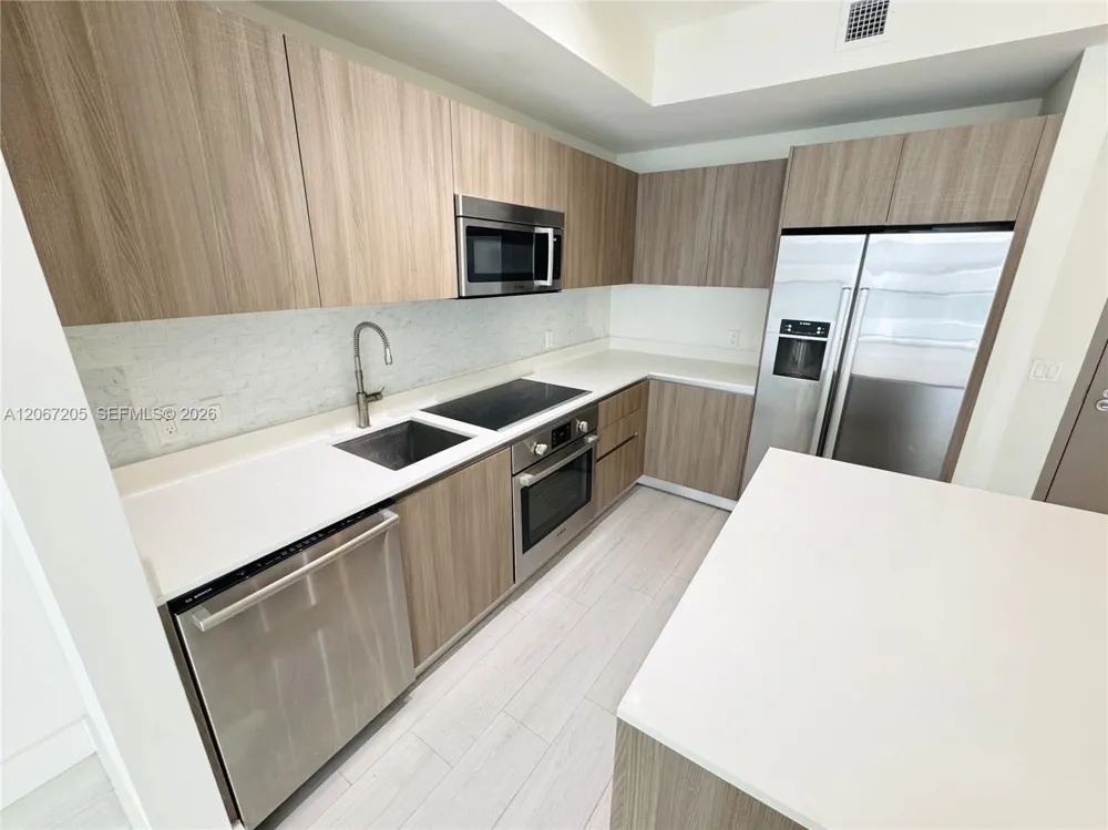 201 SW 17th Rd #603 Miami, FL 33129