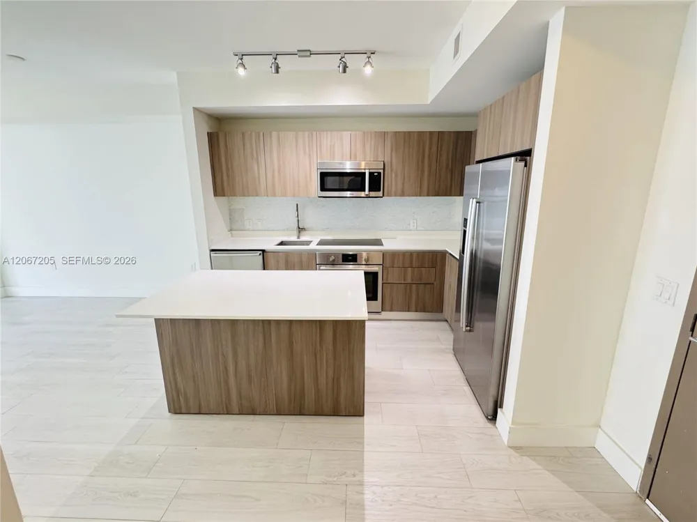 201 SW 17th Rd #603 Miami, FL 33129