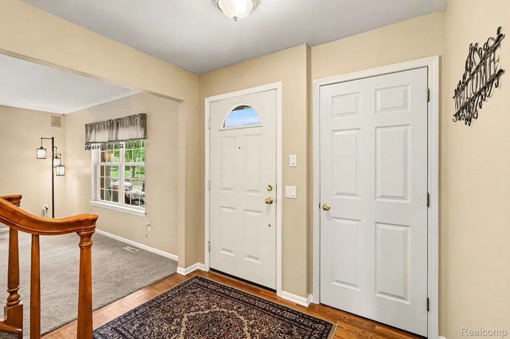 6290 Waldon Woods Drive Independence Charter Township, MI 48346