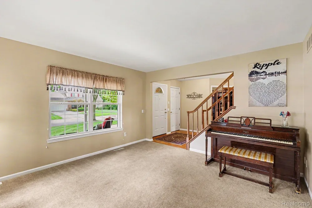 6290 Waldon Woods Drive Independence Charter Township, MI 48346