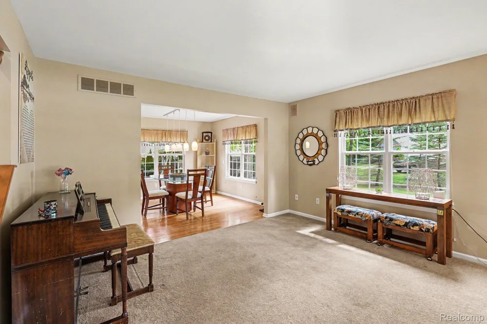 6290 Waldon Woods Drive Independence Charter Township, MI 48346