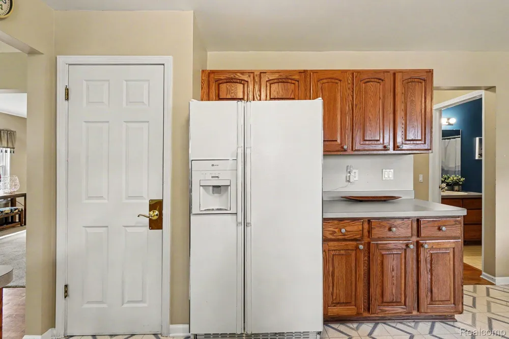6290 Waldon Woods Drive Independence Charter Township, MI 48346