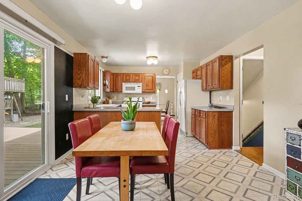 6290 Waldon Woods Drive Independence Charter Township, MI 48346