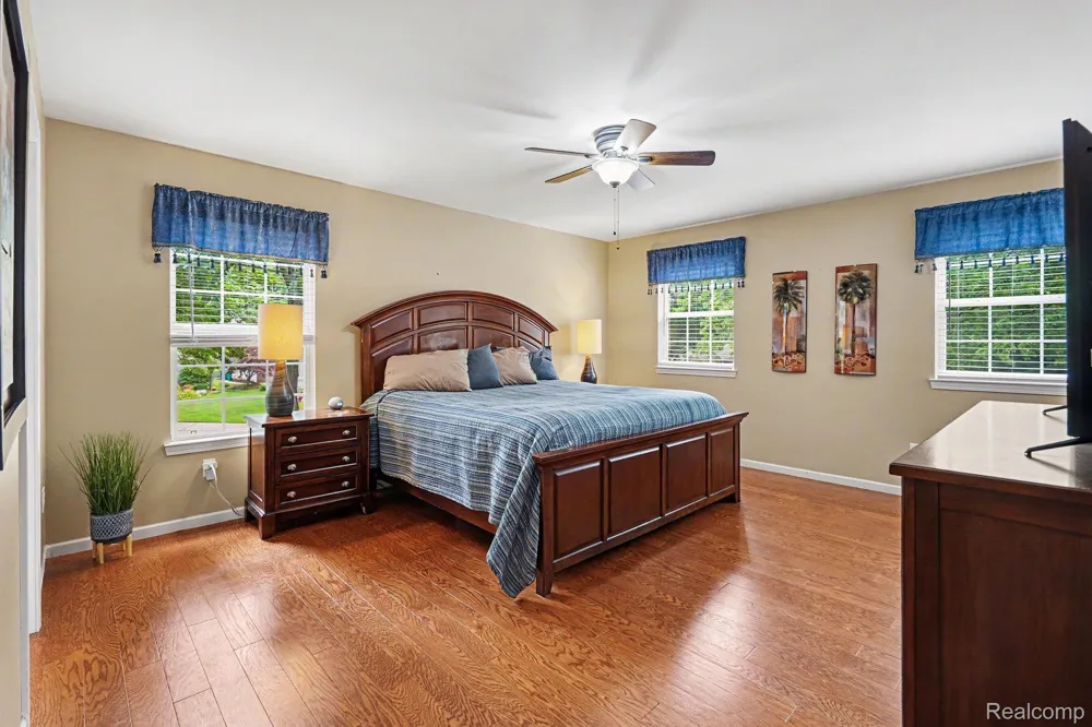 6290 Waldon Woods Drive Independence Charter Township, MI 48346