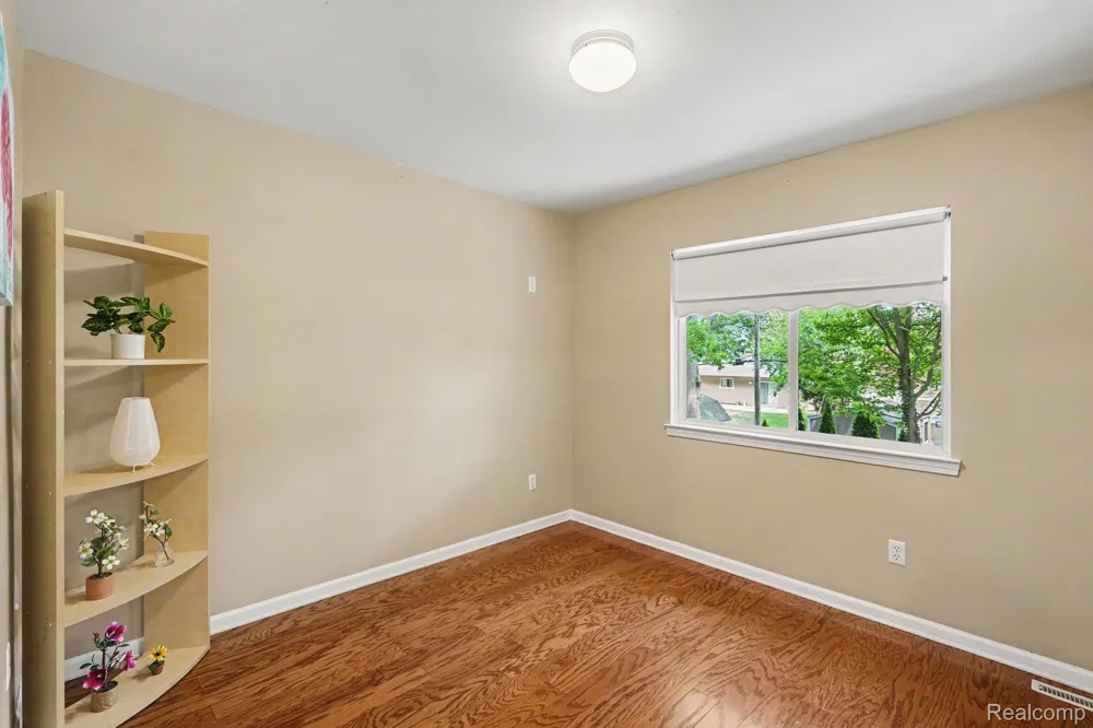 6290 Waldon Woods Drive Independence Charter Township, MI 48346