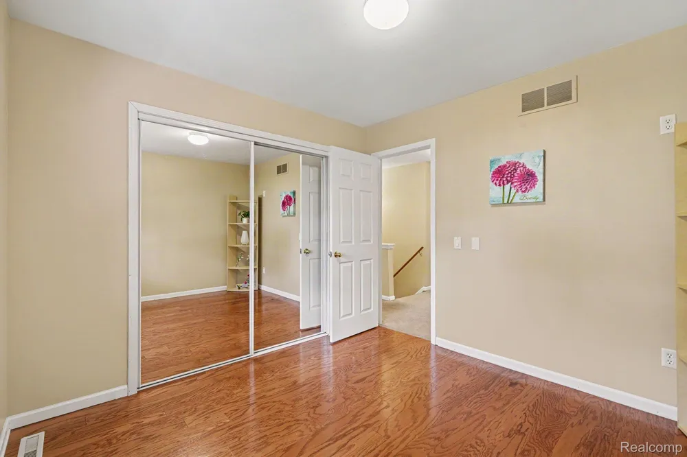 6290 Waldon Woods Drive Independence Charter Township, MI 48346