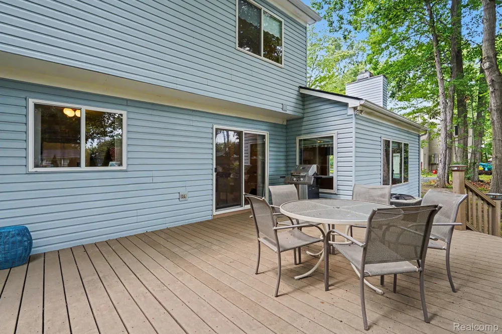 6290 Waldon Woods Drive Independence Charter Township, MI 48346