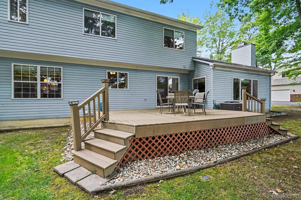 6290 Waldon Woods Drive Independence Charter Township, MI 48346
