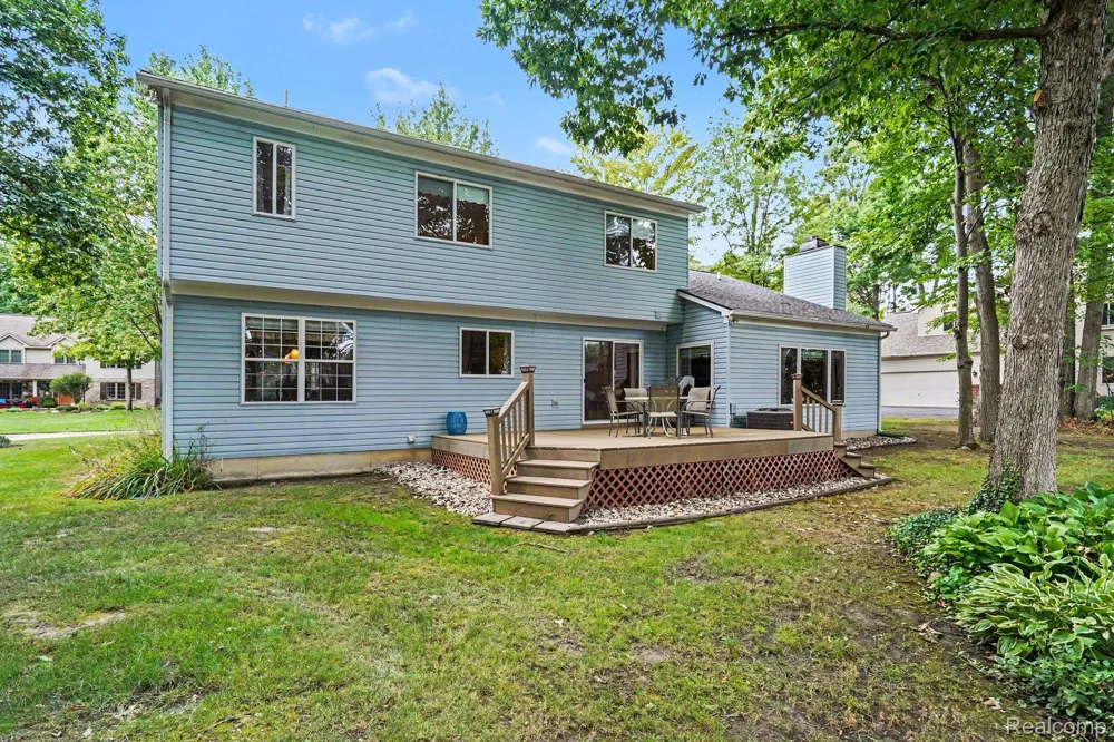 6290 Waldon Woods Drive Independence Charter Township, MI 48346