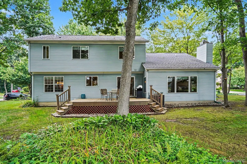 6290 Waldon Woods Drive Independence Charter Township, MI 48346