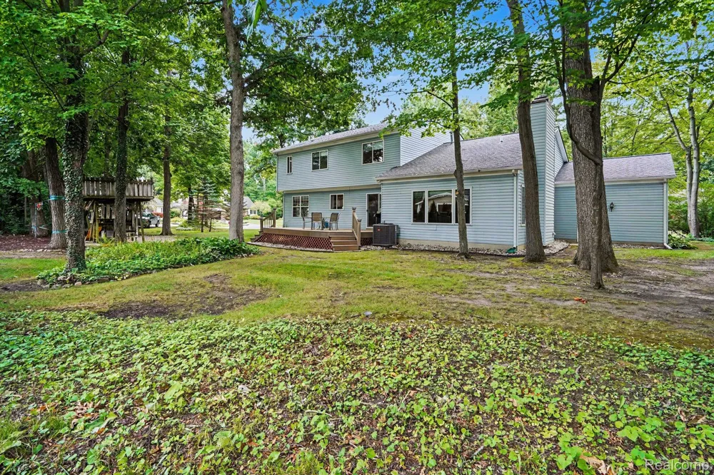 6290 Waldon Woods Drive Independence Charter Township, MI 48346