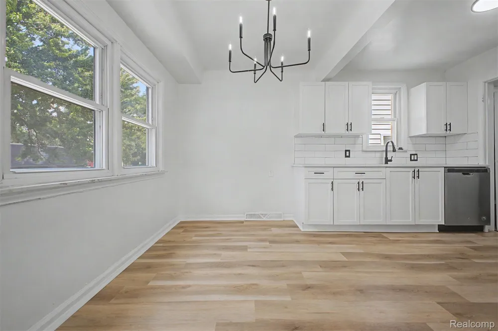 6785 Pelham Road Allen Park City, MI 48101