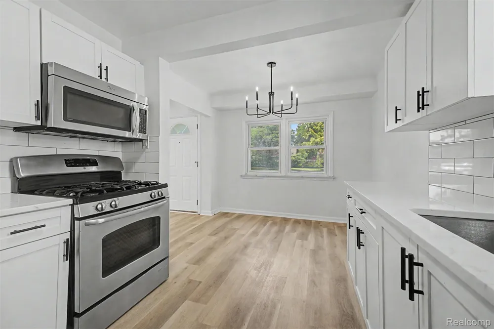 6785 Pelham Road Allen Park City, MI 48101