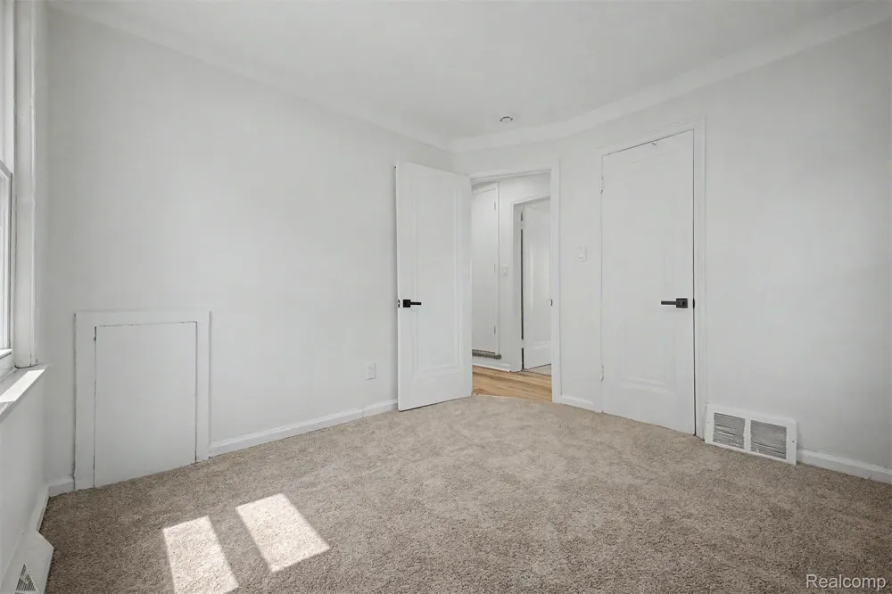 6785 Pelham Road Allen Park City, MI 48101