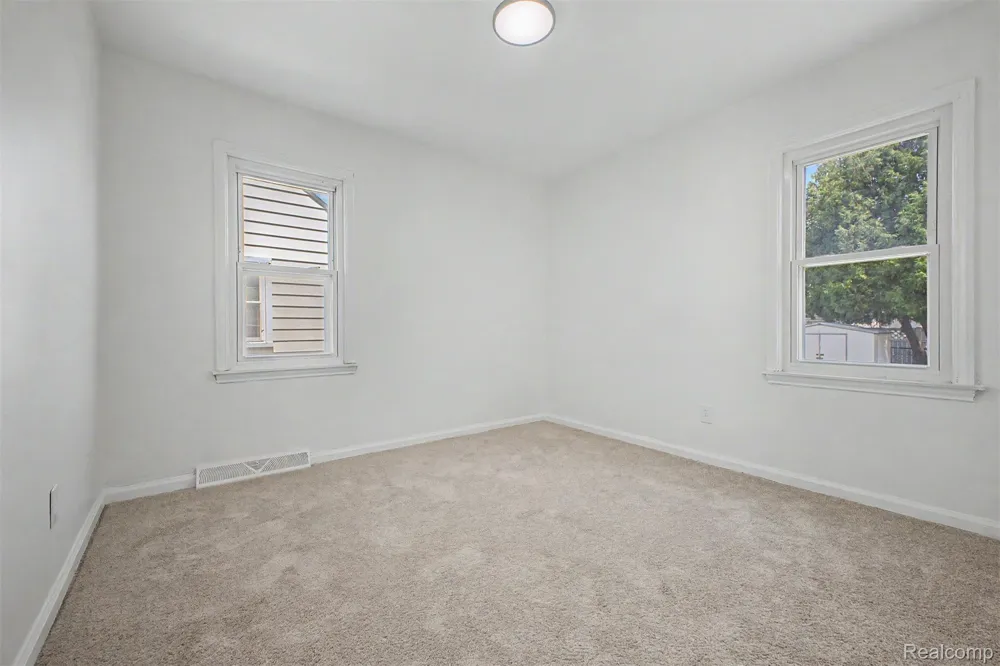 6785 Pelham Road Allen Park City, MI 48101
