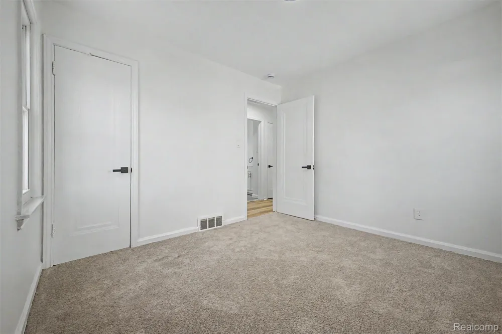 6785 Pelham Road Allen Park City, MI 48101