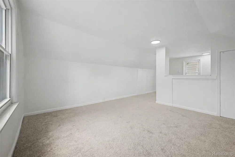 6785 Pelham Road Allen Park City, MI 48101