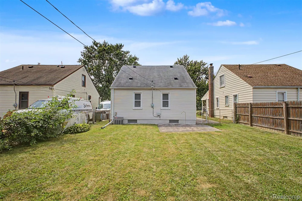 6785 Pelham Road Allen Park City, MI 48101