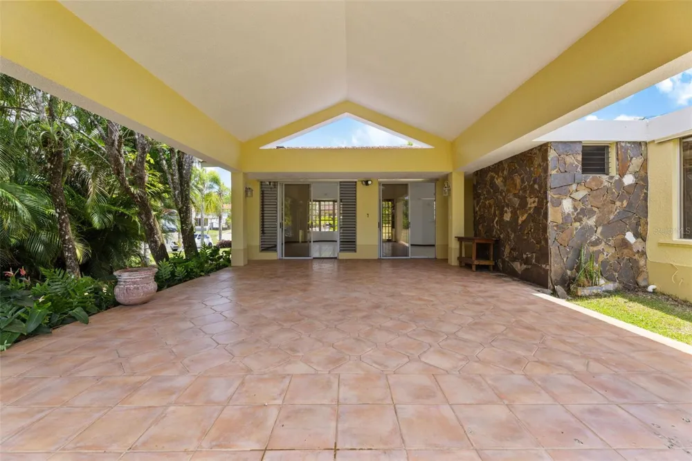 383 CAMINO LOS FLAMBOYANES Cidra, PR 00739