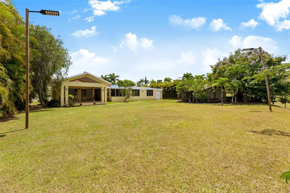 383 CAMINO LOS FLAMBOYANES Cidra, PR 00739