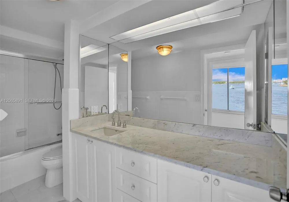 286 Bal Bay Dr #2B Bal Harbour, FL 33154