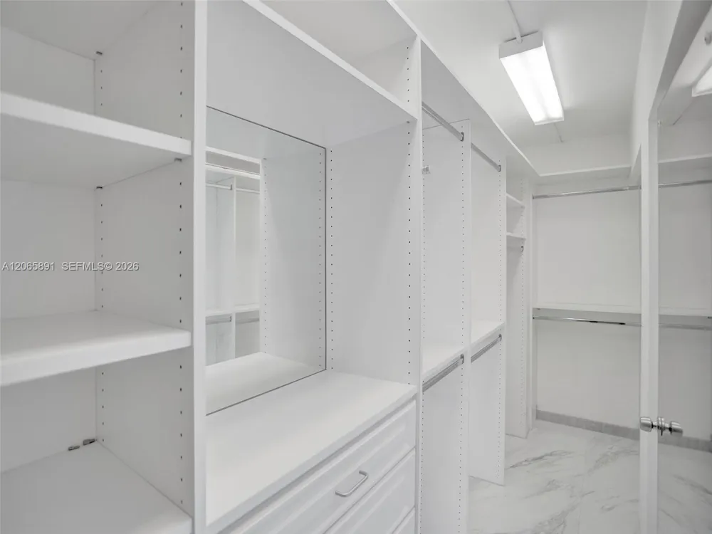 286 Bal Bay Dr #2B Bal Harbour, FL 33154