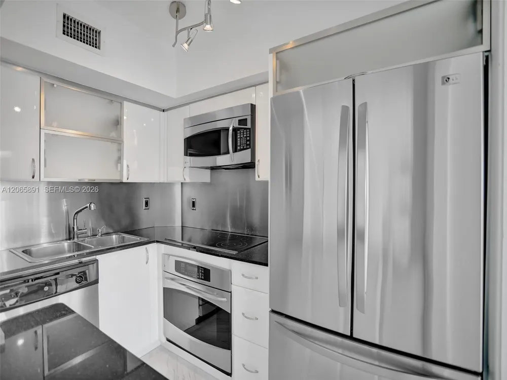 286 Bal Bay Dr #2B Bal Harbour, FL 33154
