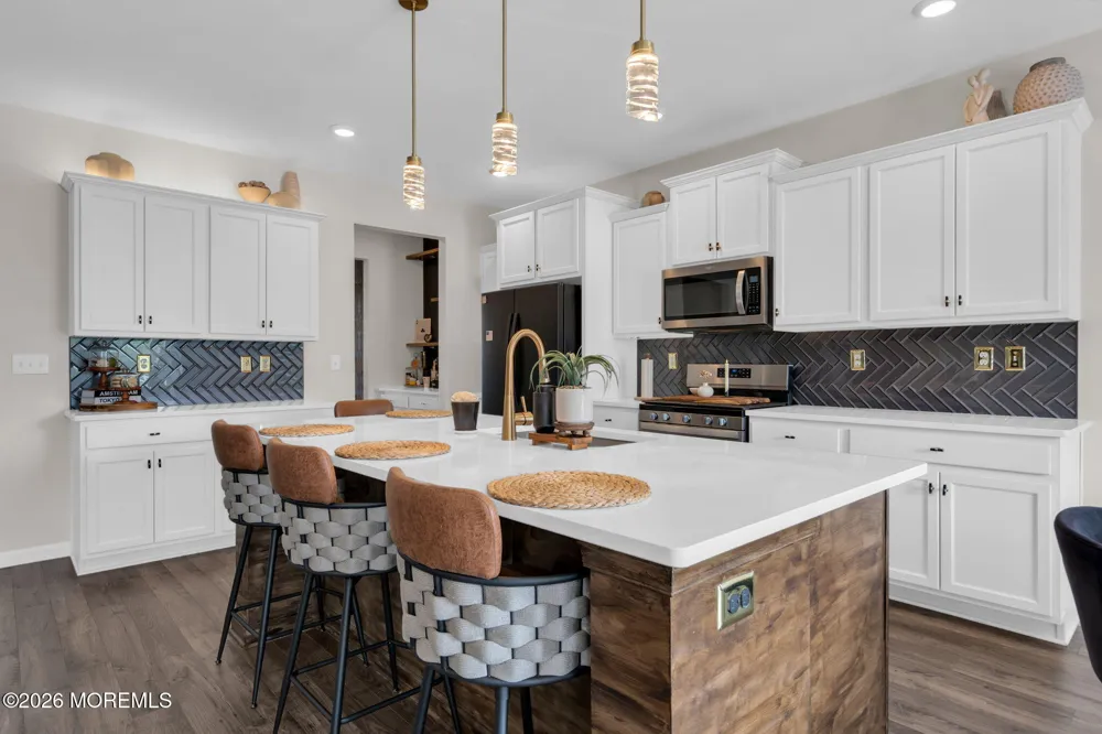 201 Ashburn Avenue Manahawkin, NJ 08050