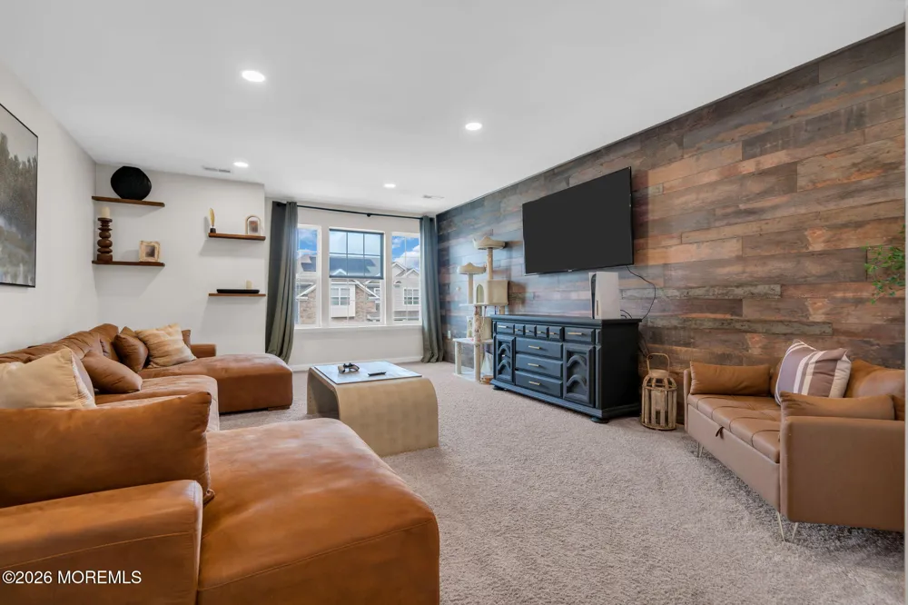 201 Ashburn Avenue Manahawkin, NJ 08050