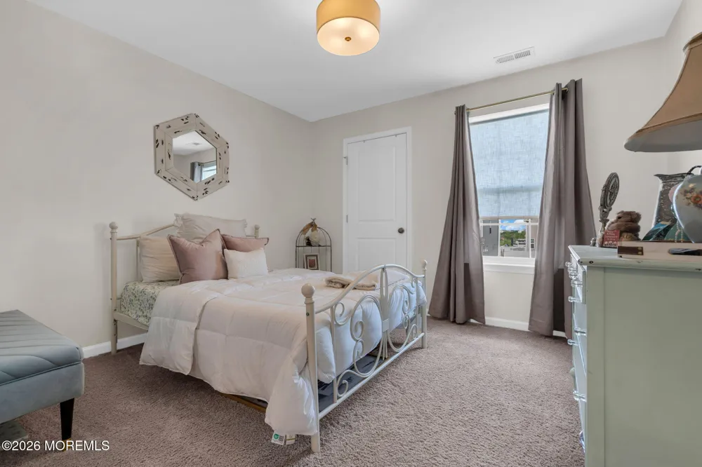 201 Ashburn Avenue Manahawkin, NJ 08050