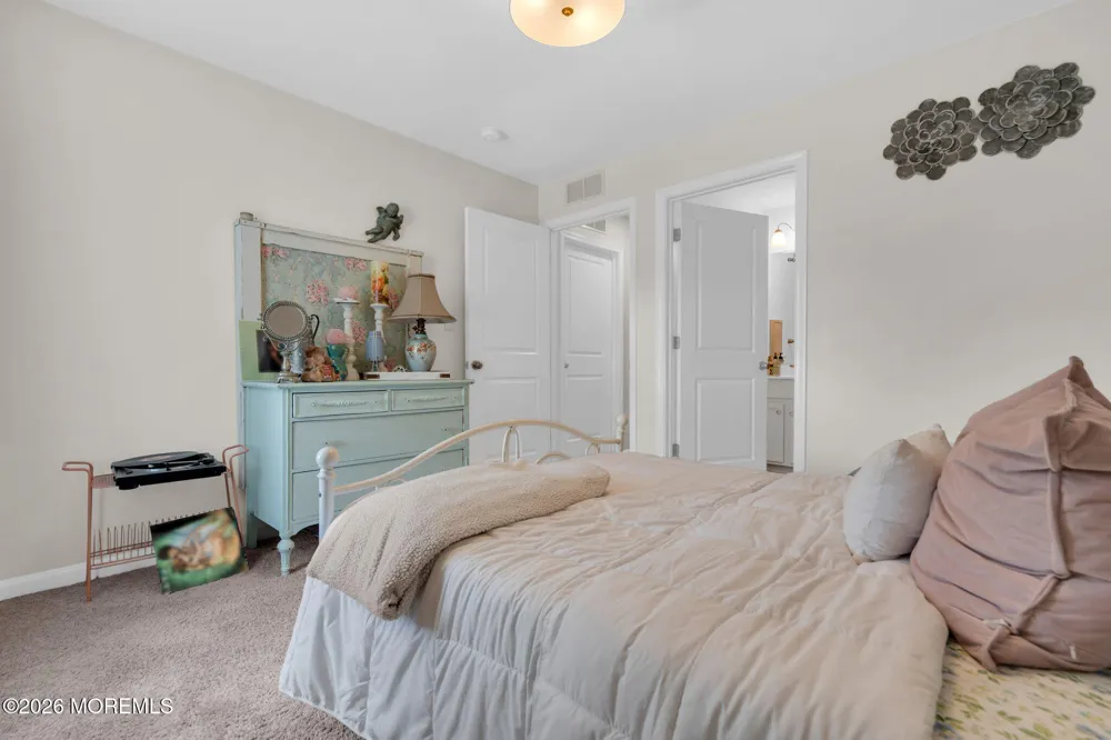 201 Ashburn Avenue Manahawkin, NJ 08050
