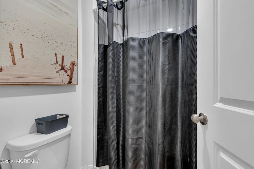 201 Ashburn Avenue Manahawkin, NJ 08050