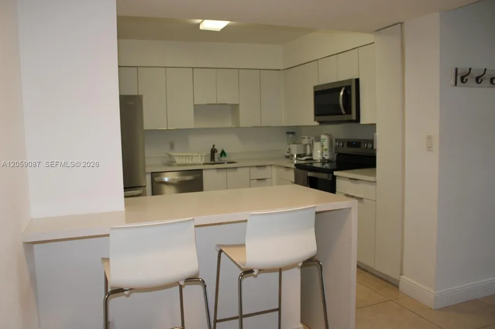 5161 Collins Ave #1510 Miami Beach, FL 33140