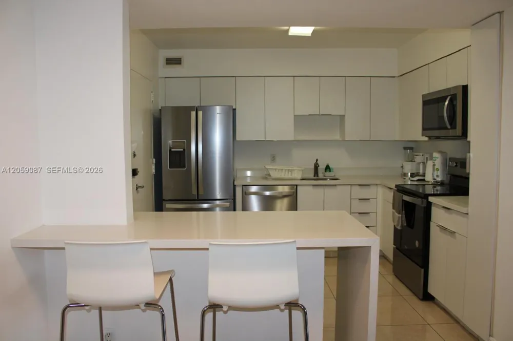 5161 Collins Ave #1510 Miami Beach, FL 33140