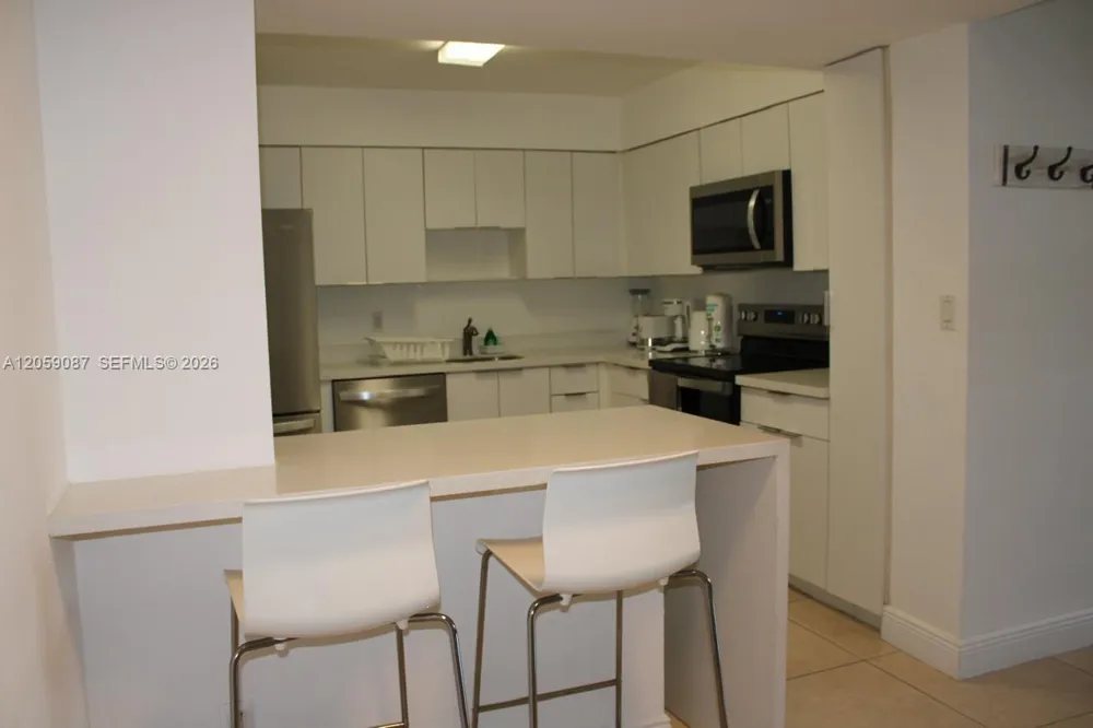 5161 Collins Ave #1510 Miami Beach, FL 33140