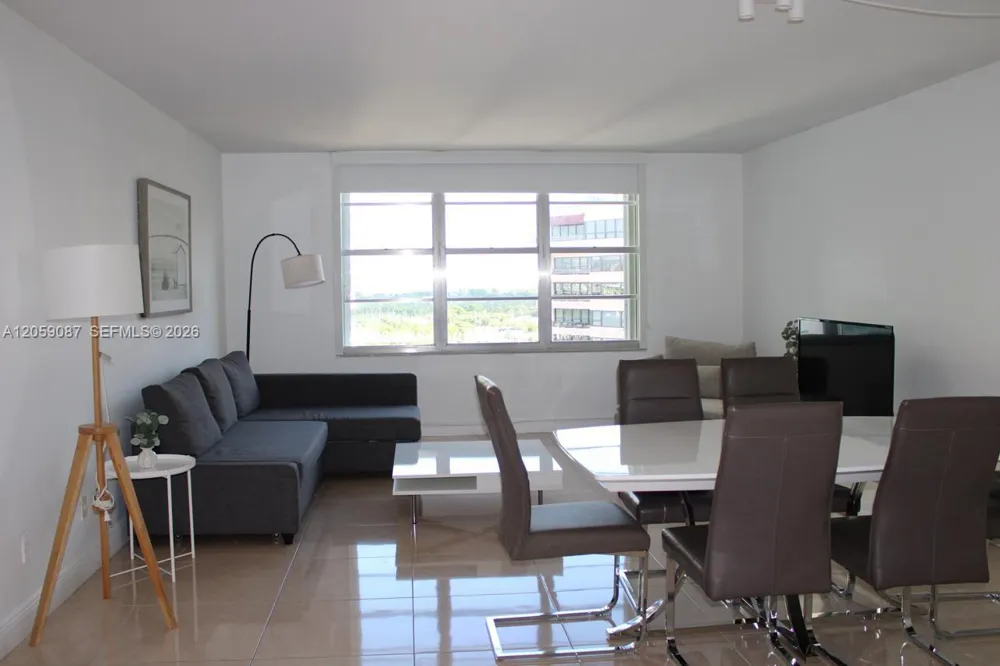 5161 Collins Ave #1510 Miami Beach, FL 33140