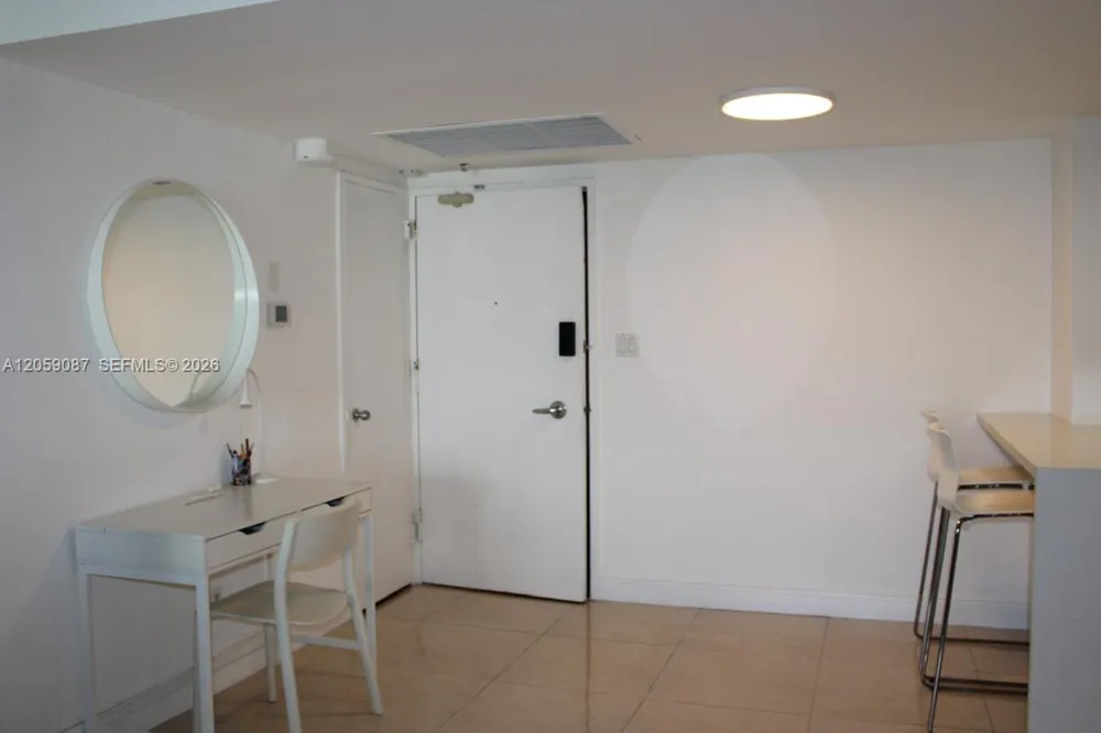 5161 Collins Ave #1510 Miami Beach, FL 33140