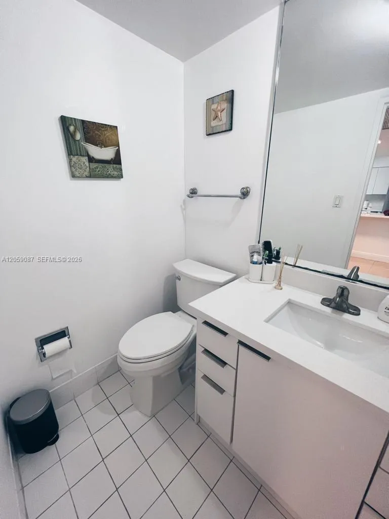 5161 Collins Ave #1510 Miami Beach, FL 33140