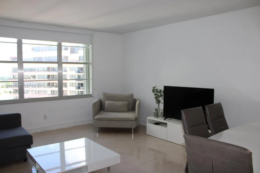 5161 Collins Ave #1510 Miami Beach, FL 33140