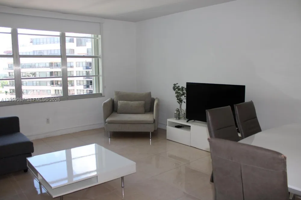 5161 Collins Ave #1510 Miami Beach, FL 33140