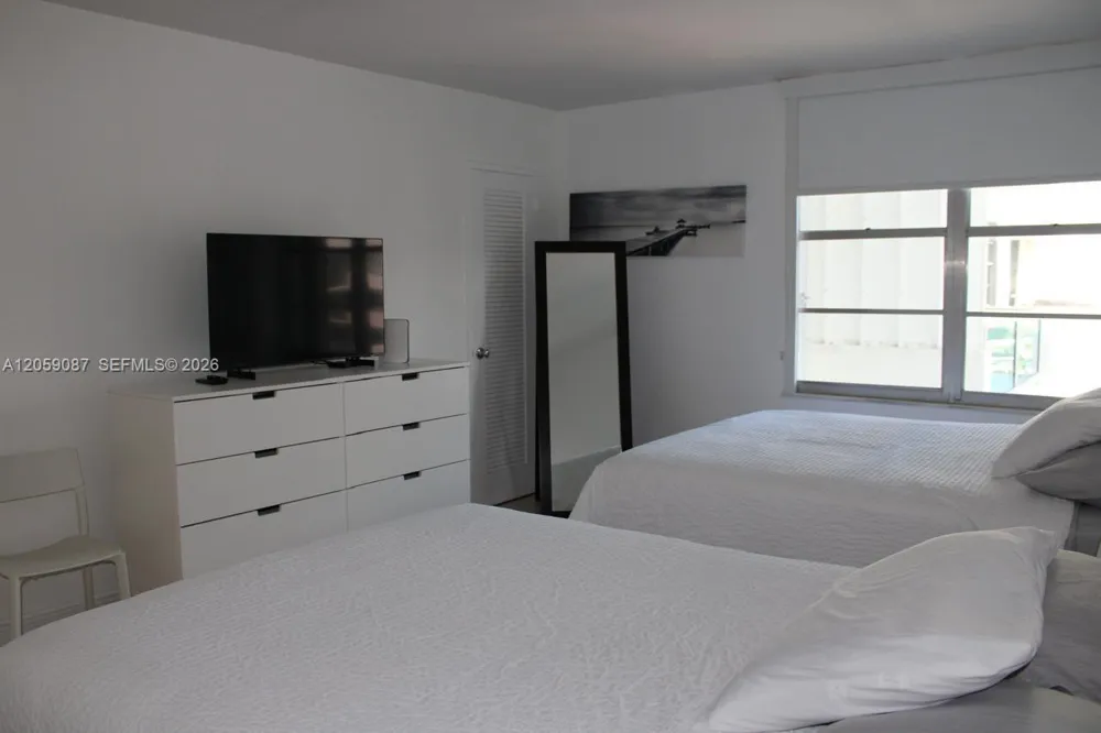 5161 Collins Ave #1510 Miami Beach, FL 33140