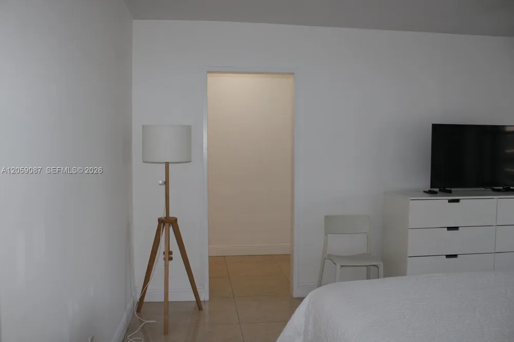 5161 Collins Ave #1510 Miami Beach, FL 33140