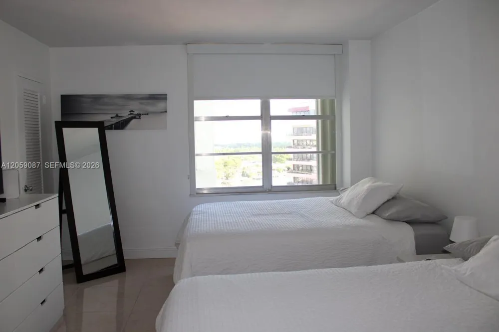 5161 Collins Ave #1510 Miami Beach, FL 33140