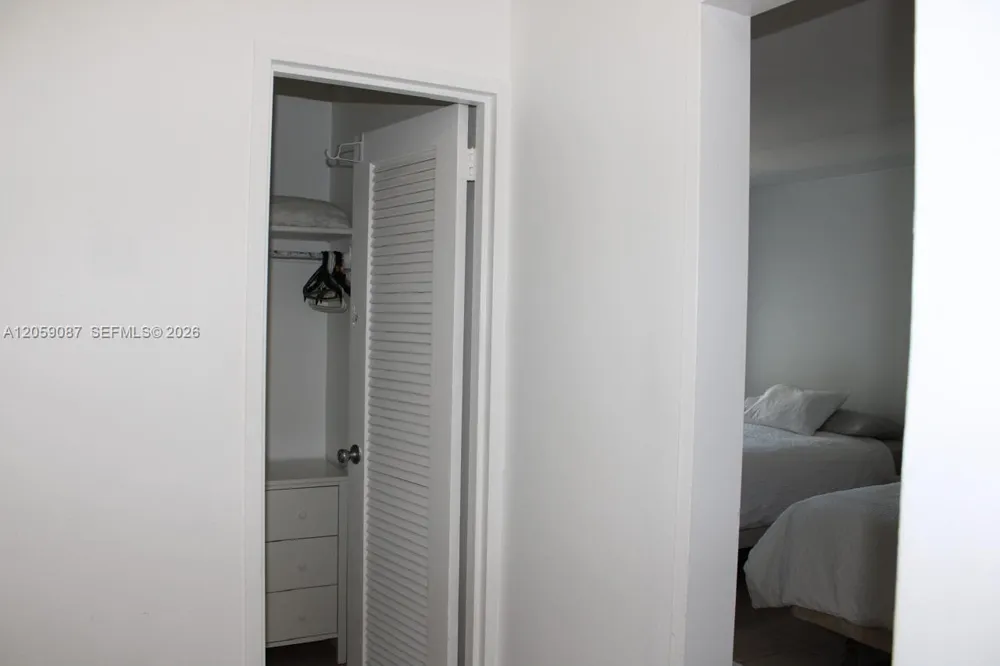 5161 Collins Ave #1510 Miami Beach, FL 33140
