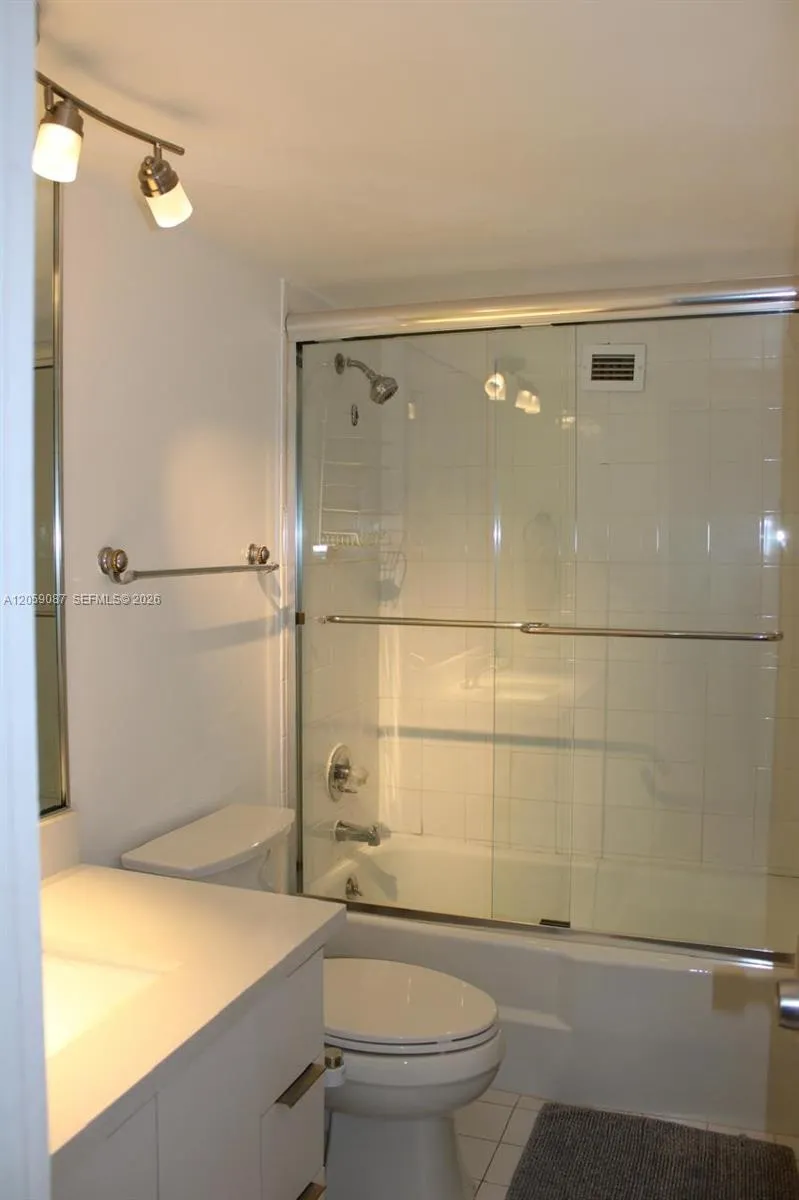 5161 Collins Ave #1510 Miami Beach, FL 33140