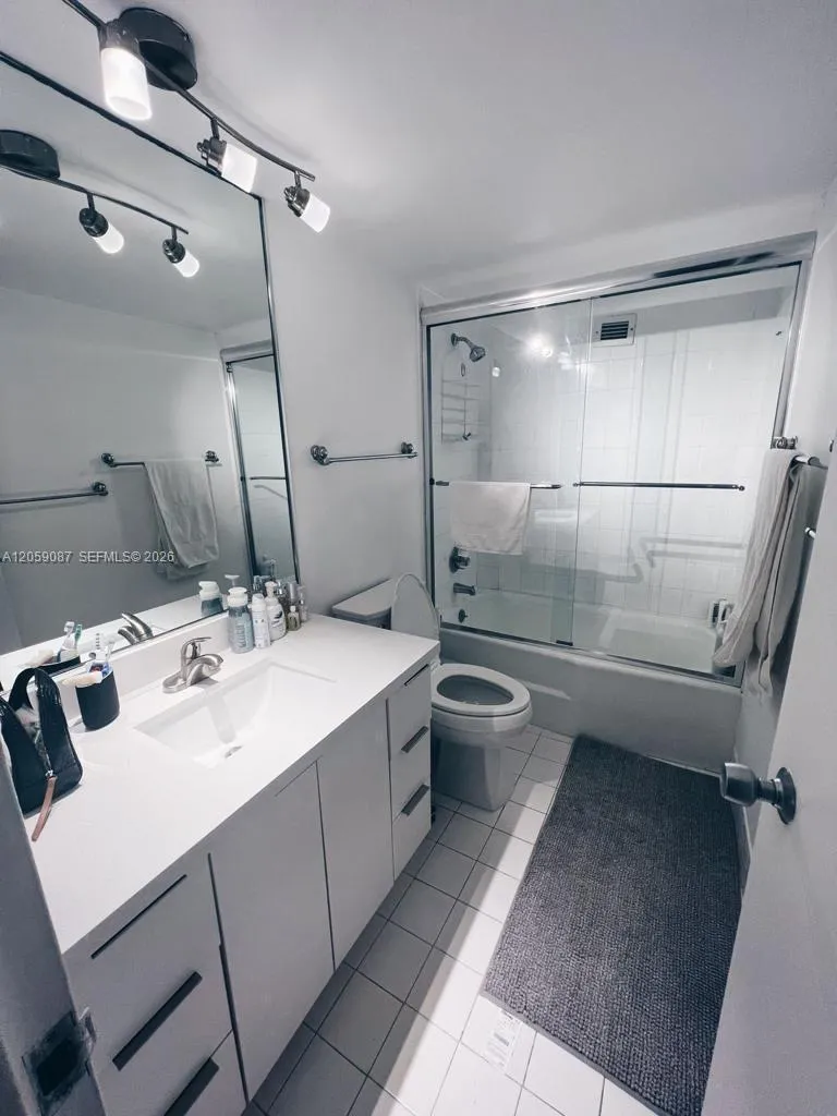 5161 Collins Ave #1510 Miami Beach, FL 33140